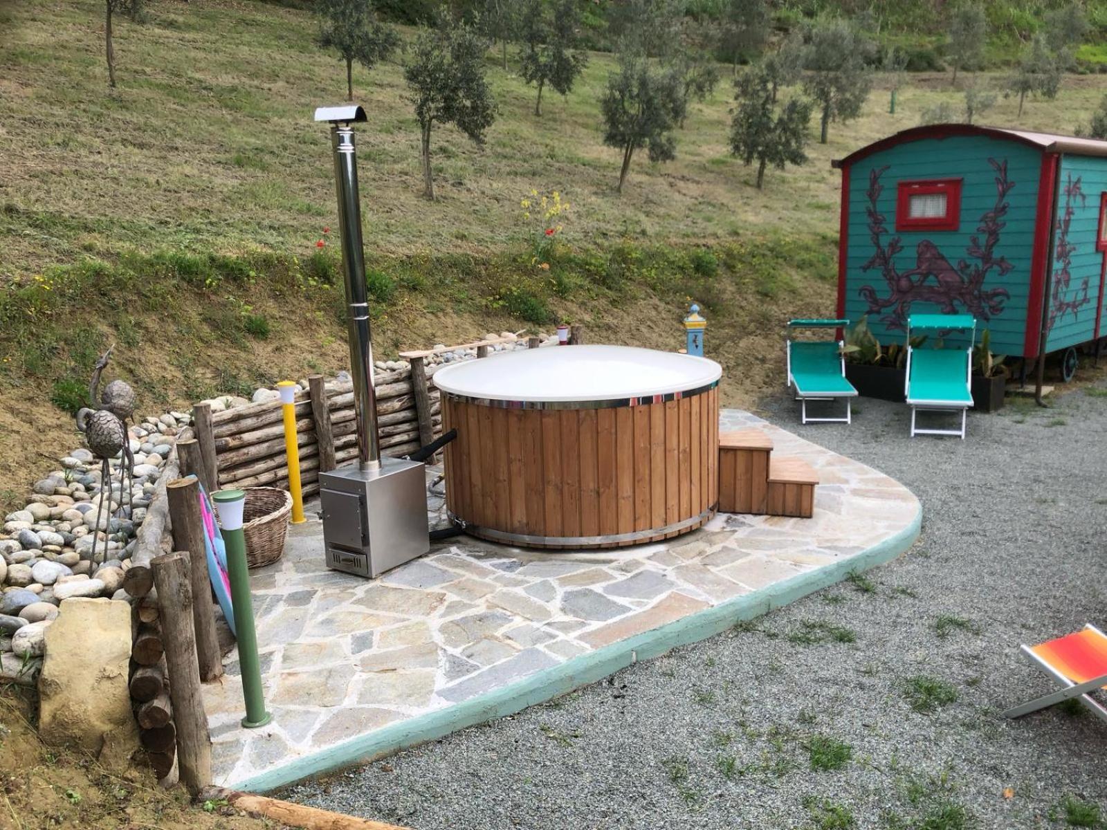 Agriturismo La Rovere - I Carrozzoni Gitani Cossano Belbo Exterior foto